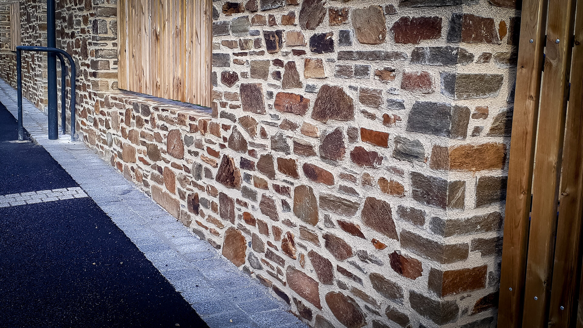 Groupe Pigeon Maconnerie Mur