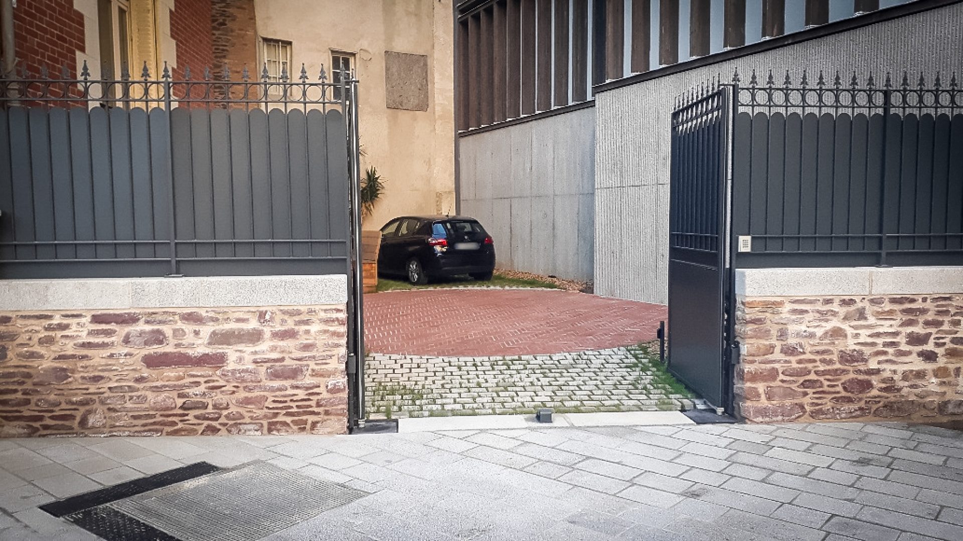 Groupe Pigeon Pose Cloture