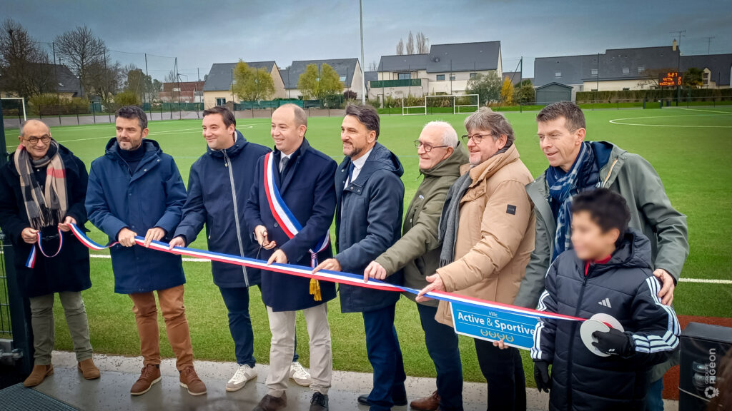 Groupe Pigeon Terrain Synthétique Vitré (1)