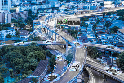 Expérimentations en cours pour améliorer les liens entre voitures connectées et infrastructures